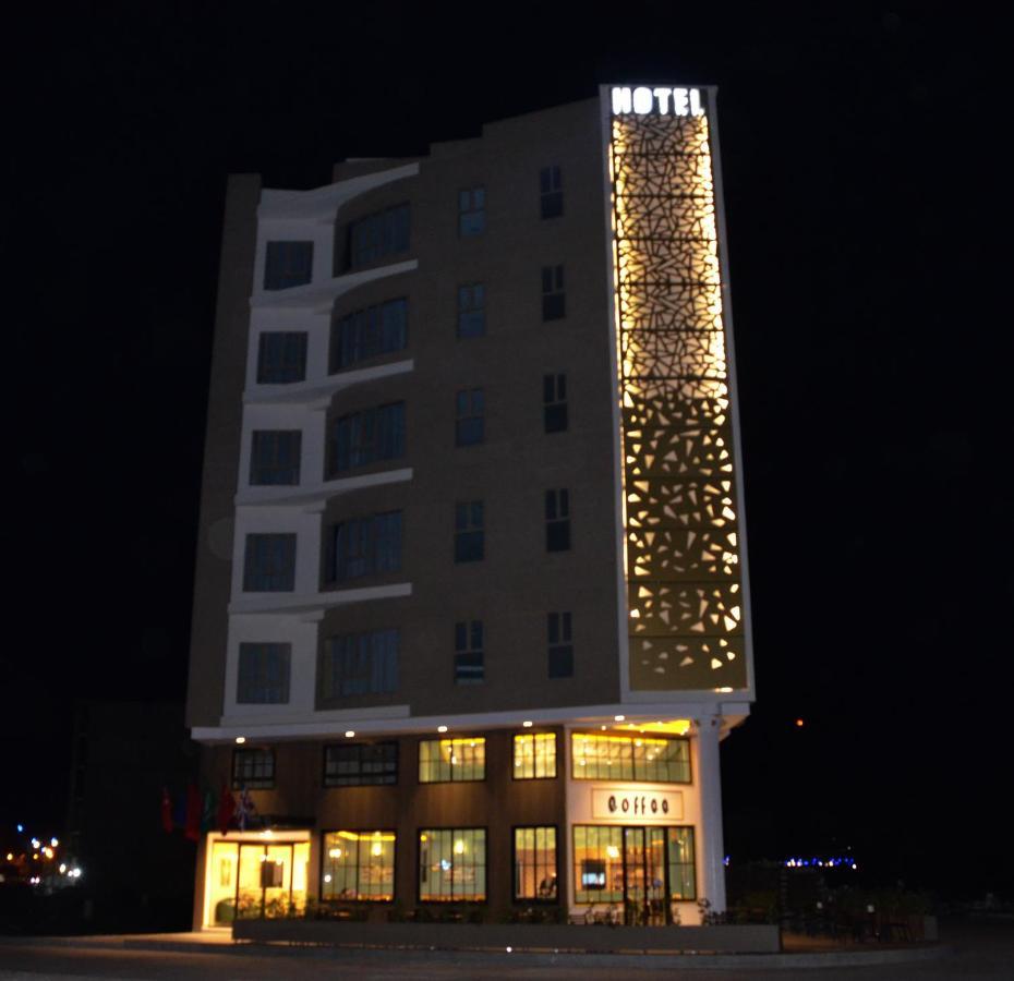 Hotel Saja Надор Екстериор снимка